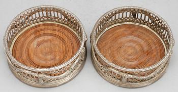 COASTERS, vitmetall, England, 1900-tal.
