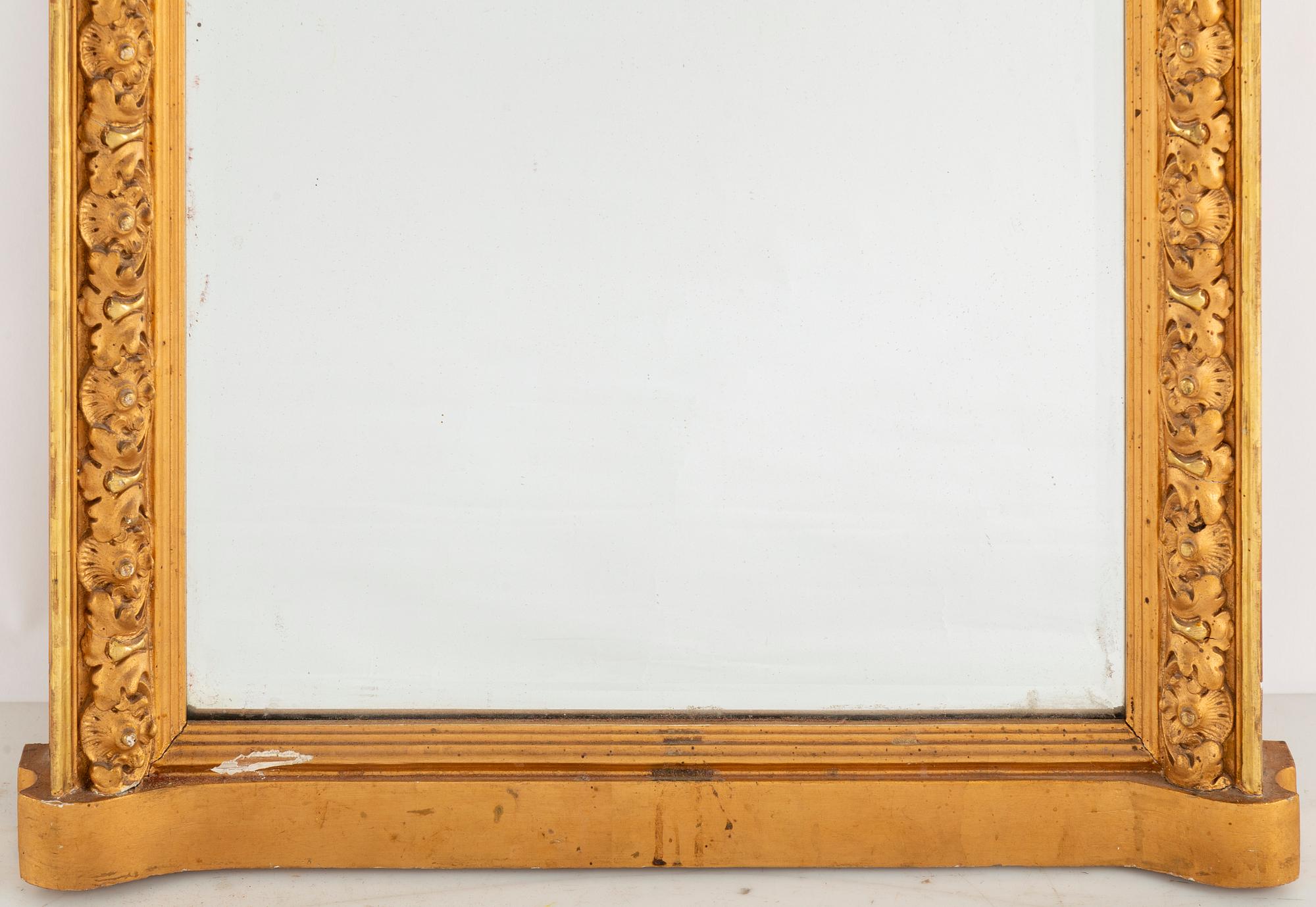 A mirror and console table, late 19th century.