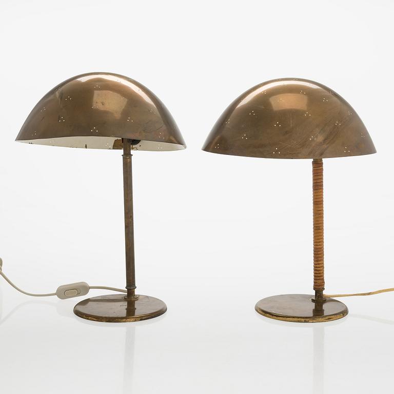 Paavo Tynell, pöytävalaisinpari, malli 9209, Taito 1900-luvun puoliväli.