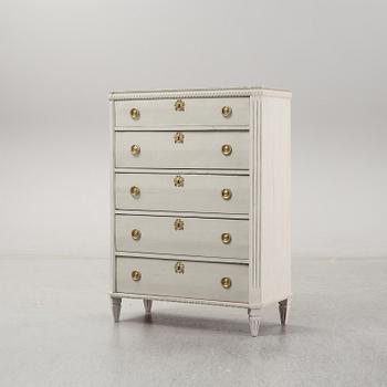 A chest of drawers from arund 1900.