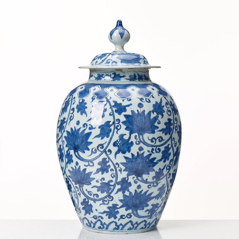 A Delft faiance jar, 18th Century.