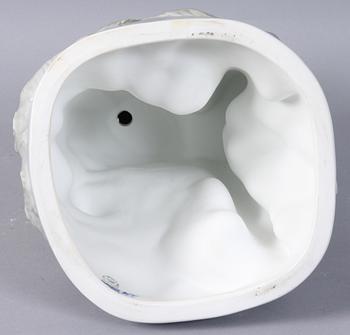 FIGURIN, porslin, Kongl Dansk, sign PE?.