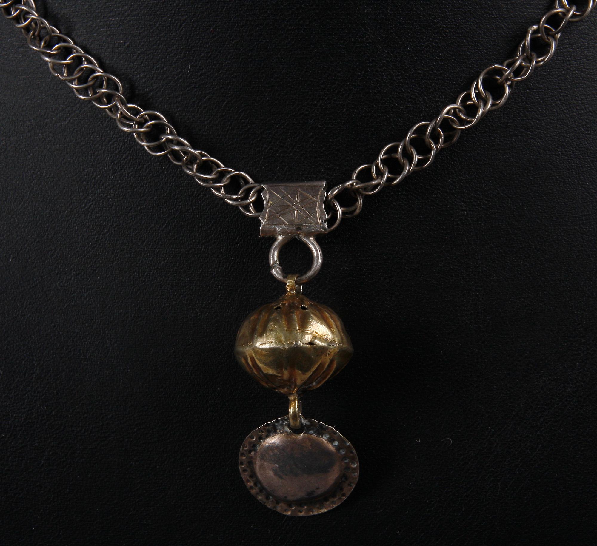 KEDJA MED HÄNGE, silver, allmoge, Skåne 1800-tal.