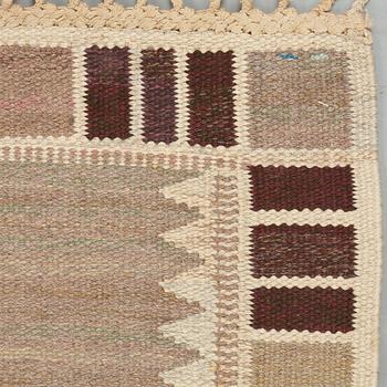 Barbro Nilsson, BARBRO NILSSON, A CARPET, "Salerno grå med enkel bård", flat weave, ca 245 x 170,5 cm, signed AB MMF BN.