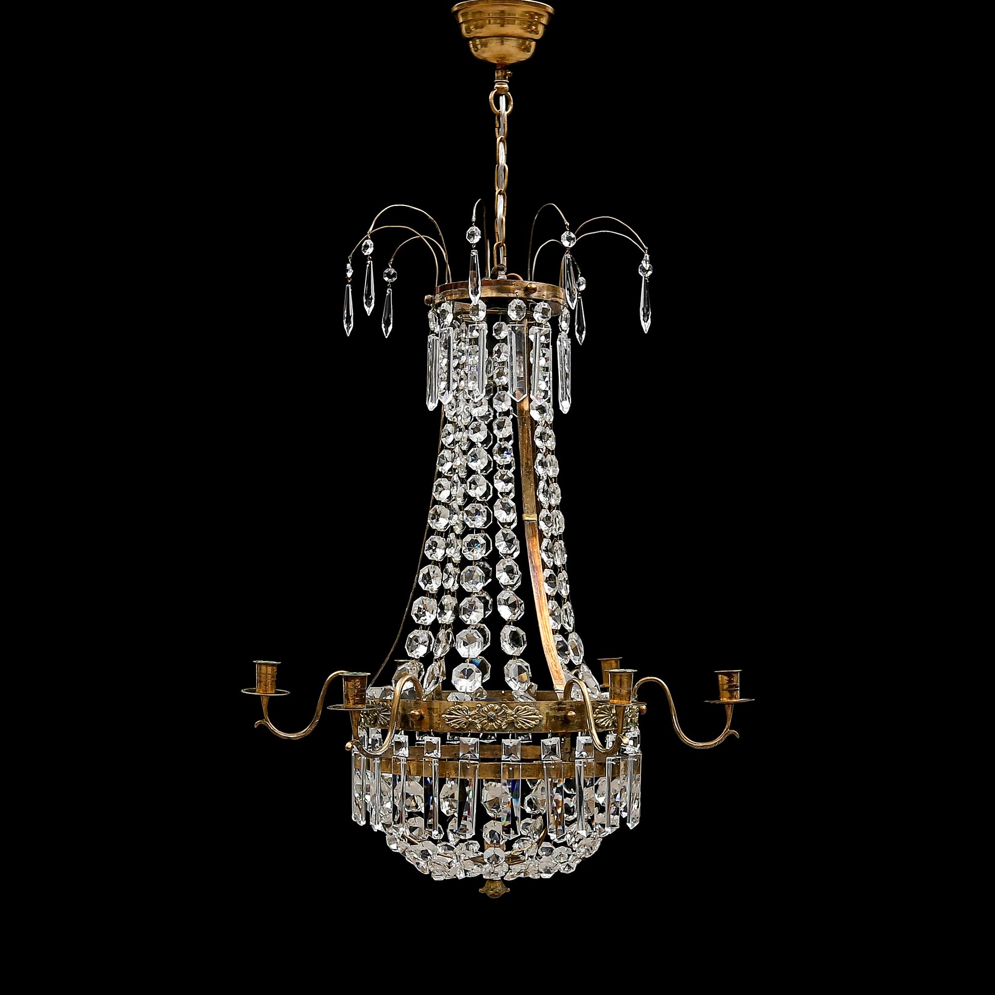 LJUSKRONA, gustaviansk stil, 1900-talets första hälft. Höjd ca 70 cm.