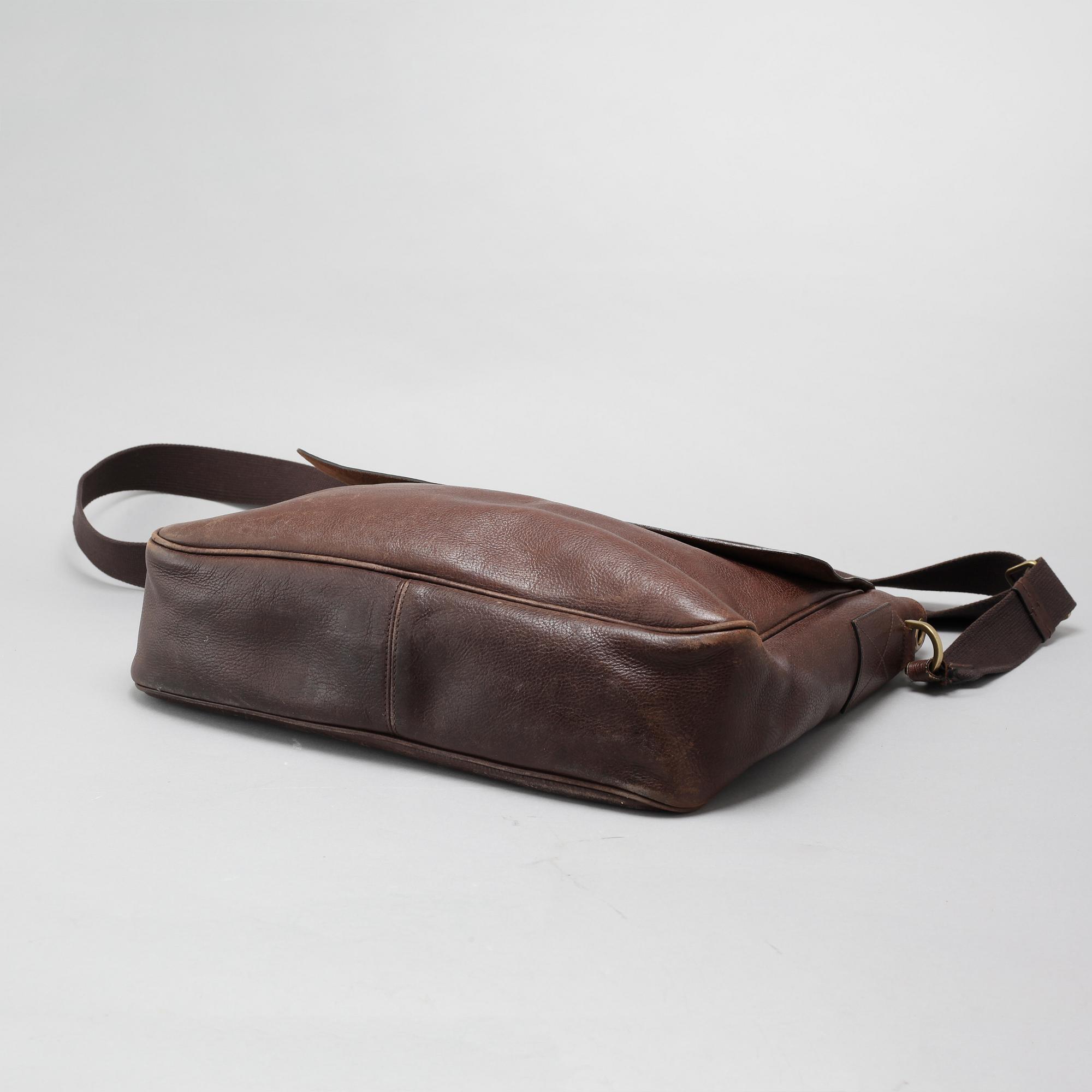 A dark brown Mulberry "Brynmore" bag.