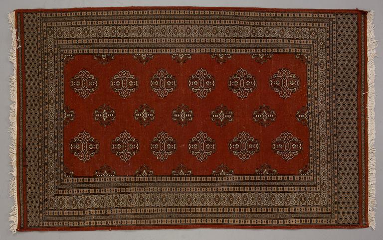 MATTA, Turkestan. Ca 195x124 cm.
