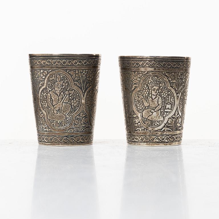 Koppar, ett par, silver, Persien, 1900-talets första hälft.
