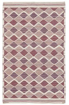 CARPET. "Spättan, lila". Tapestry weave. 272,5 x 173 cm. Signed AB MMF BN.
