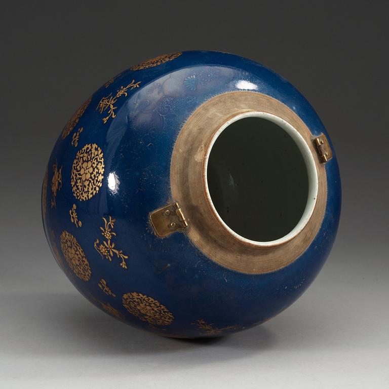 A powder blue jar, Qing dynasty, Qianlong (1736-95).