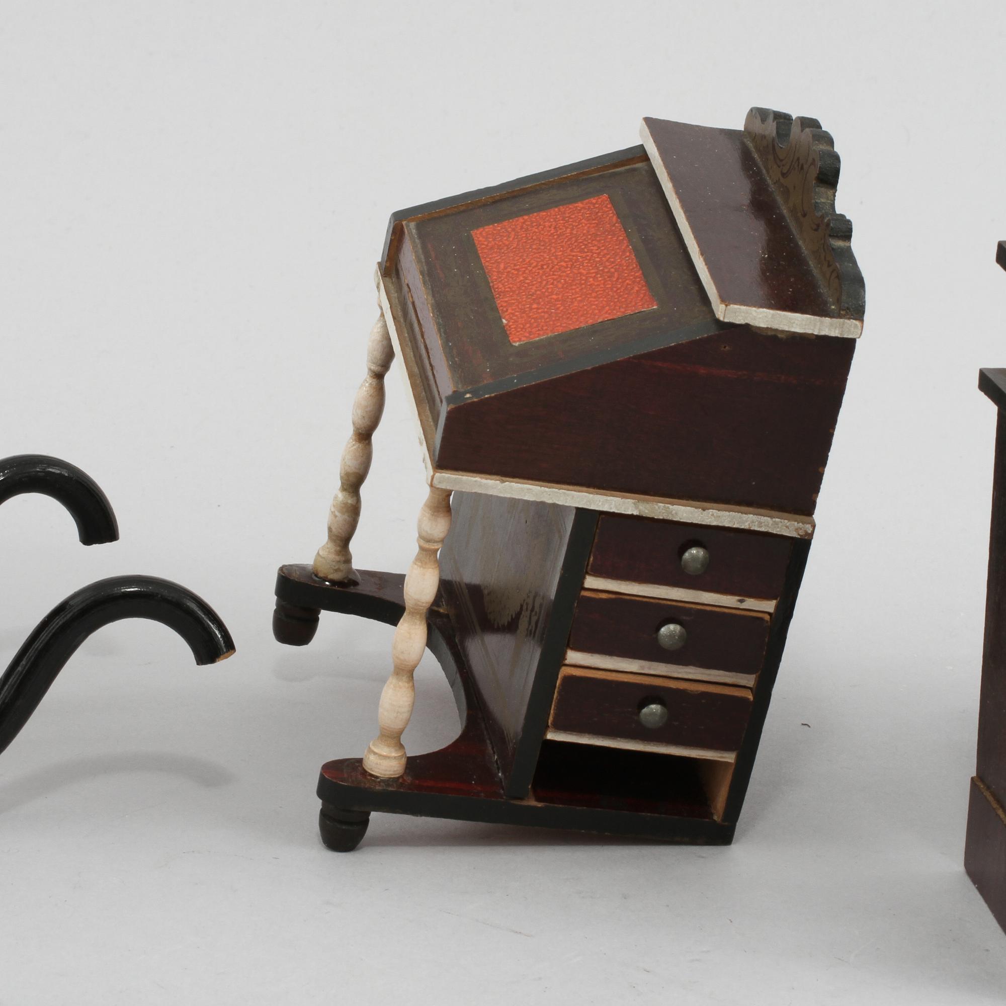 PARTI DOCKSKÅPSTILLBEHÖR, 1800- talets slut samt 1900-tal.