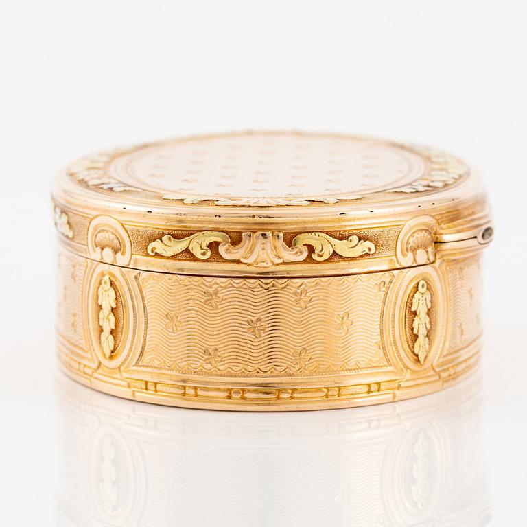 A Swedish probably 18th century gold-box en trois couleurs 18K, mark of Friedrich Fyrwald, (active 1786-1813) Stockholm.
