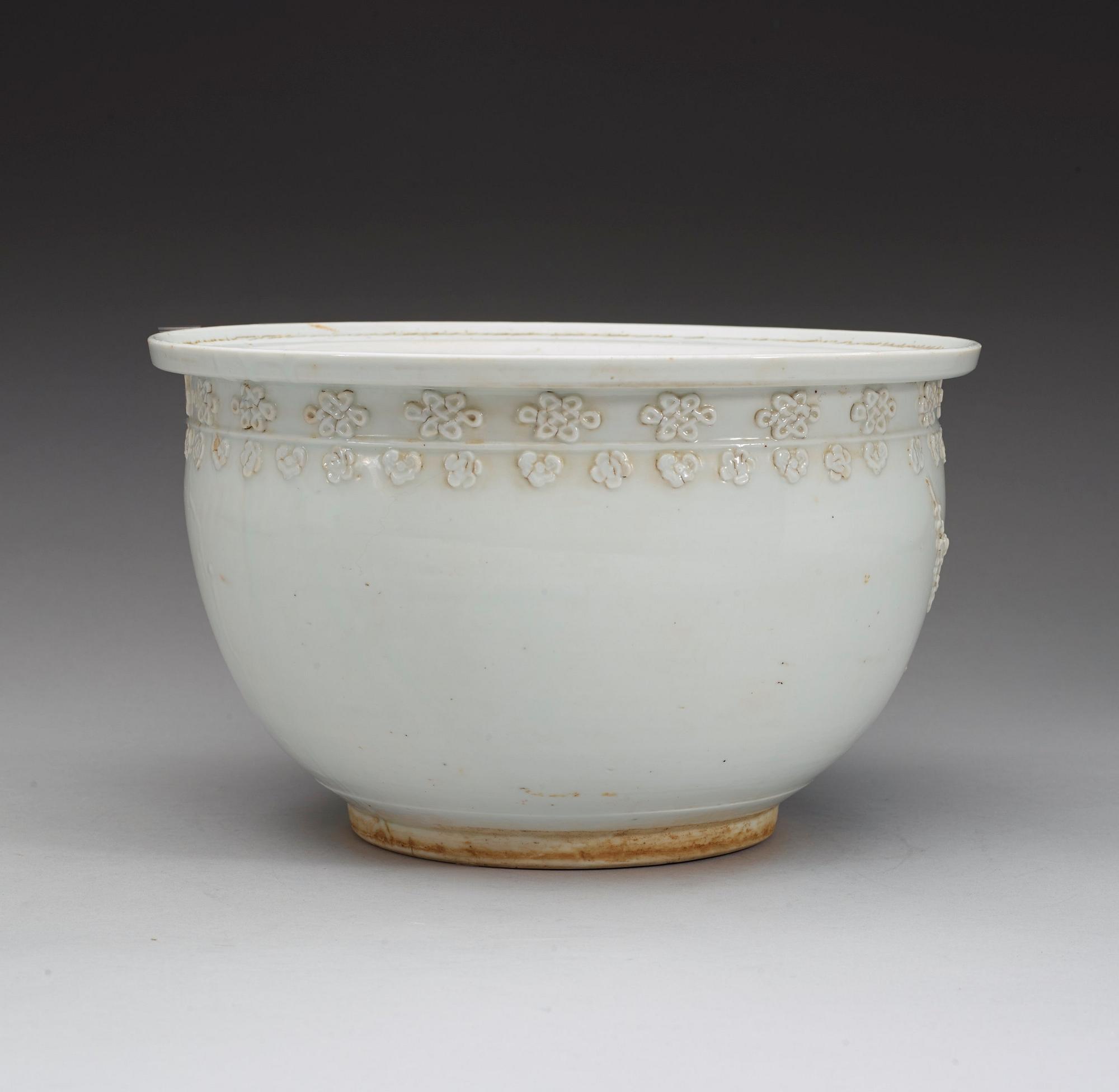 A "blanc de chine" flower pot, Qing dynasty 19th century.
