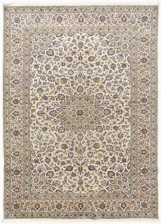 Carpet, Keshan, signed, Ca 415 x 300 cm.