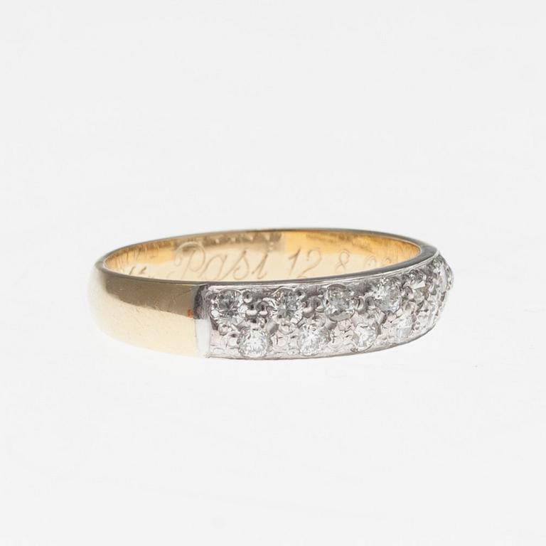 RING, 14K gold, 12 st. diamanter tot. 0,36 ct. Finska stämplar Silván 2006. Vikt 2,7 g. Intyg.