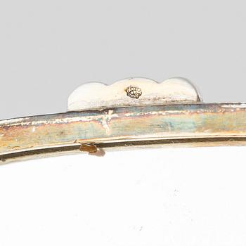 Ask, silver, lock med innefattad kinesisk nefrit relief, 1900-tal.