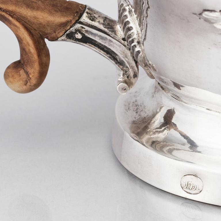 A Swedish 18th century silver tea-pot, marks of Johannes Nordgren, Jönköping 1788.