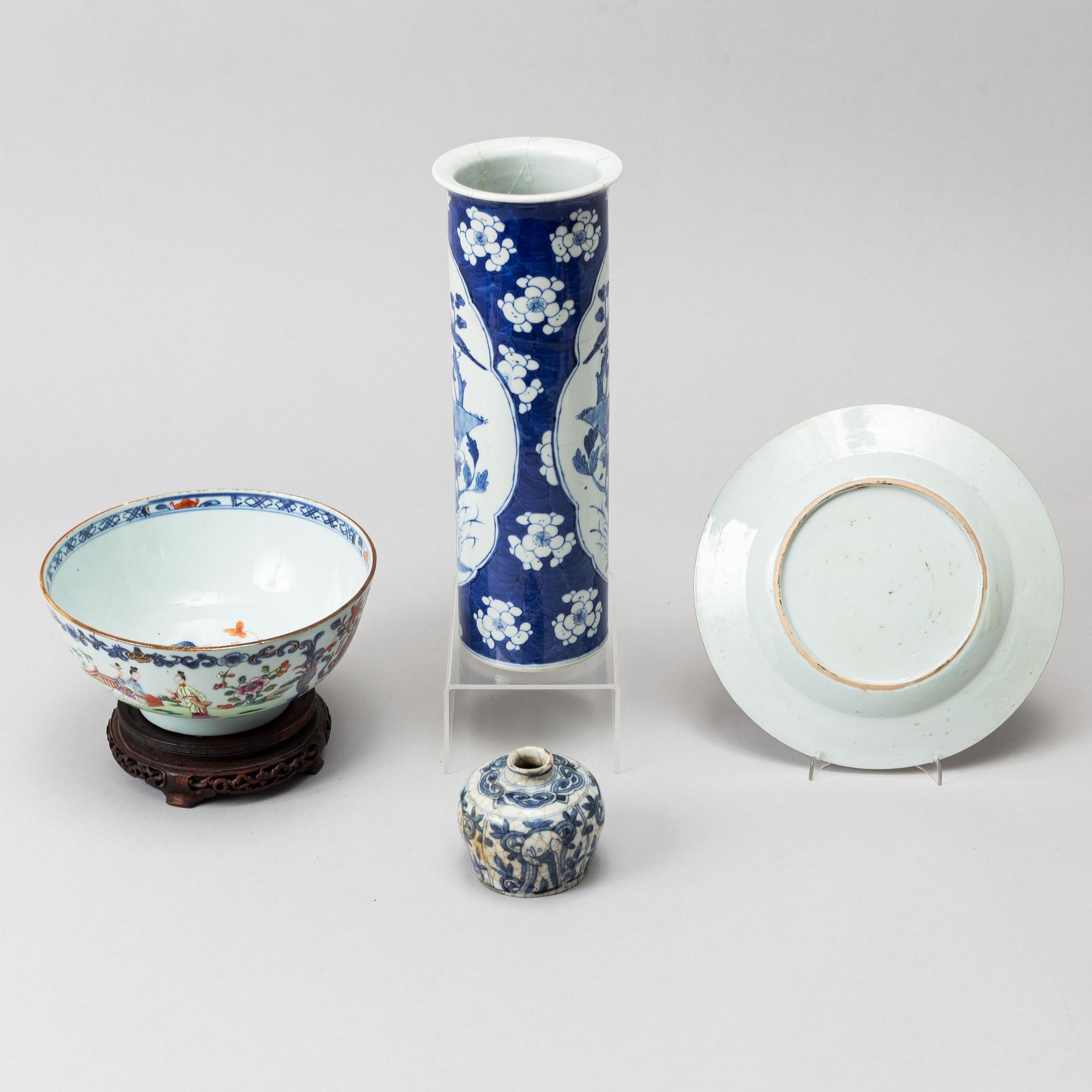 A group of four porcelain objects, Ming and Qing dynasty.