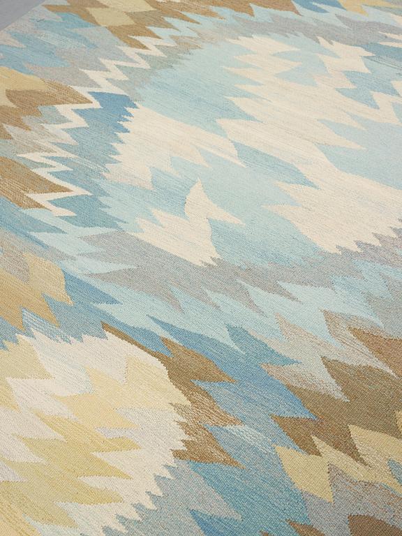 Barbro Nilsson, Matto, "Solfläckar", flat weave, ca 287,5-289 x 207-208,5 cm, signed AB MMF BN.