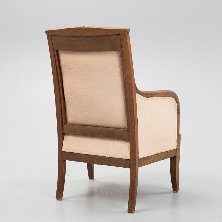 Fåtölj,
Empire, 1800-talets första häft.