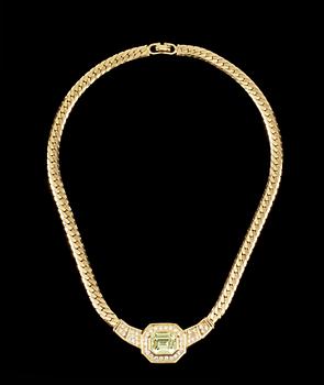 537. A necklace by Christian Dior.