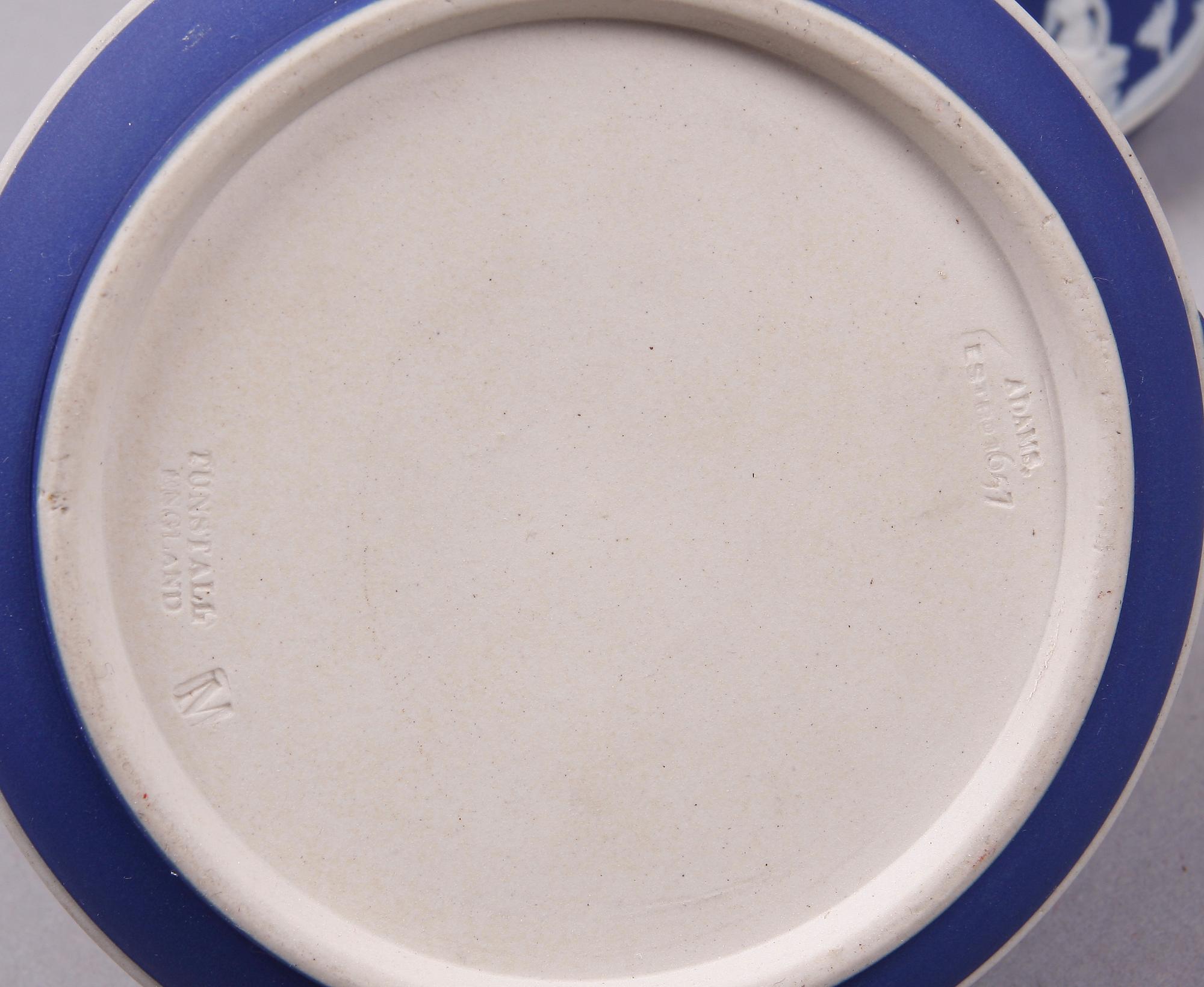 PARTI PORSLIN, 3 st, Wedgwood samt Adams, England.