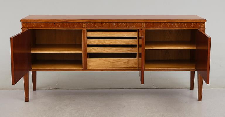 SIDEBOARD, 1900-talets första hälft.