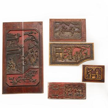 Paneler, fem stycken, trä. Sen Qingdynasti.