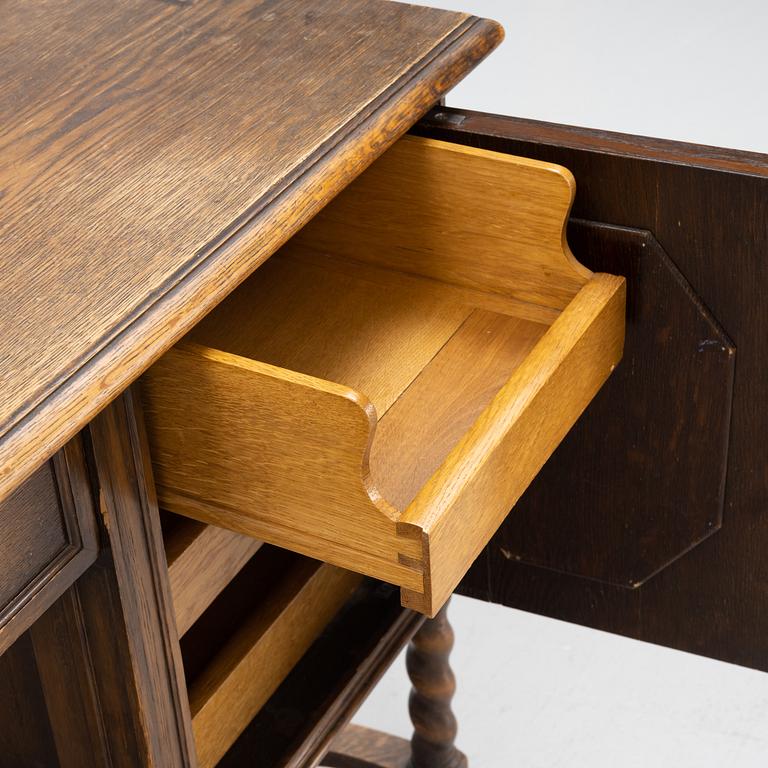 A 'Boldvin' desk, Nordiska Kompaniet, Sweden, dated 1924.