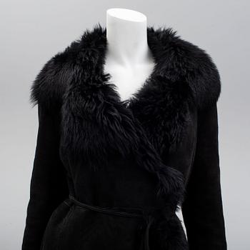 A lambfur by Amoress, size app european 40.