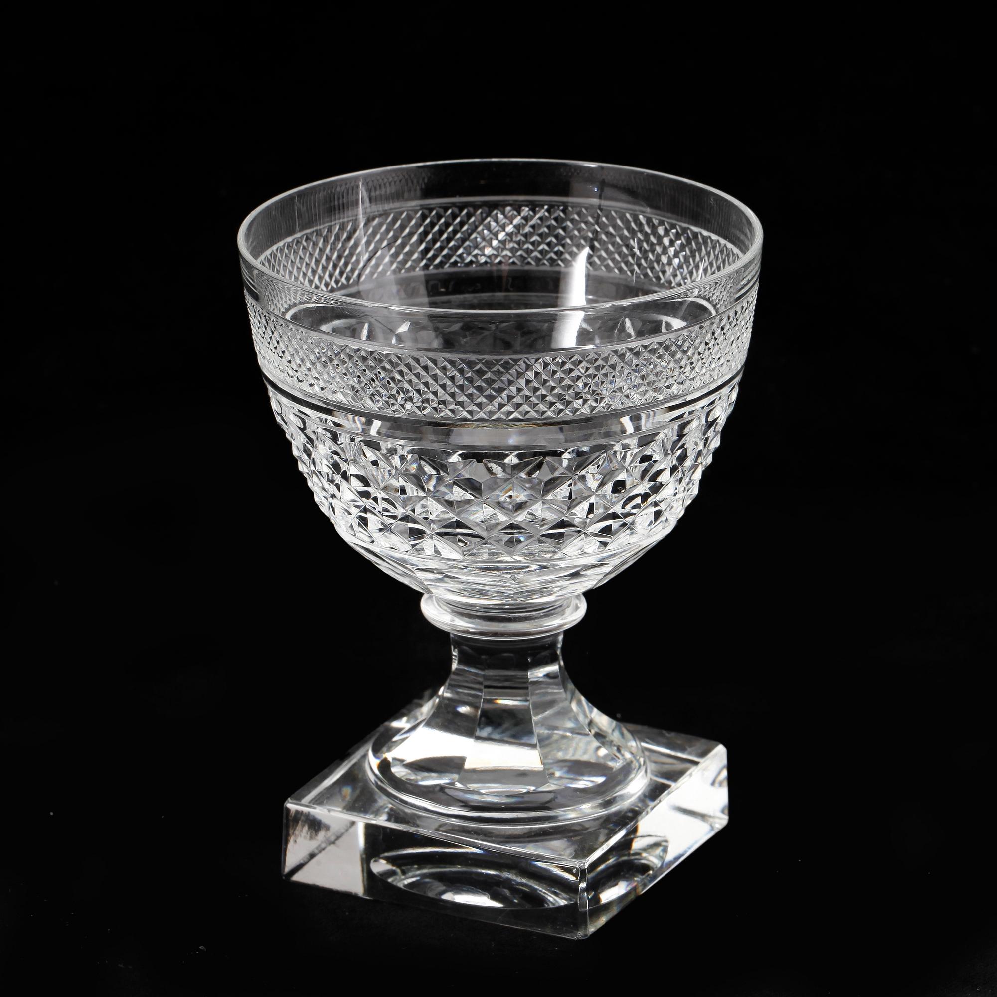 GLASSERVISDELAR, 9 st, "Kent", Elis Bergh, Kosta-Boda, omkring 1900-talets mitt.