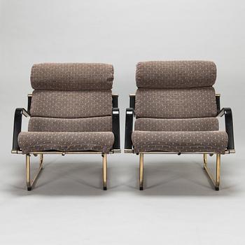 Yrjö Kukkapuro,  A pair of 1980s 'Remmi' armchairs for Avarte, Finland.