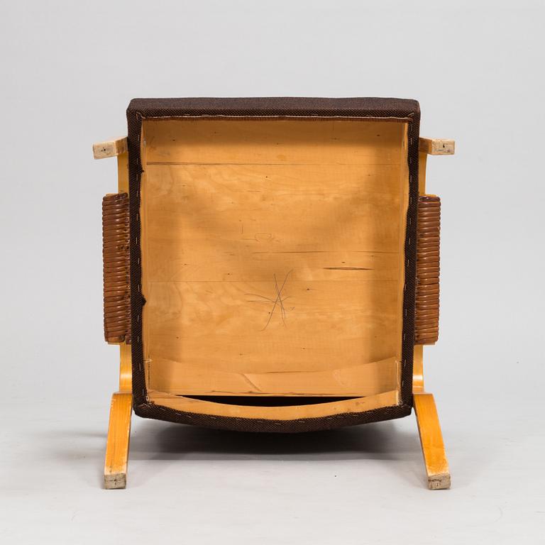 Alvar Aalto, a 1970's '46' armchair for Artek.