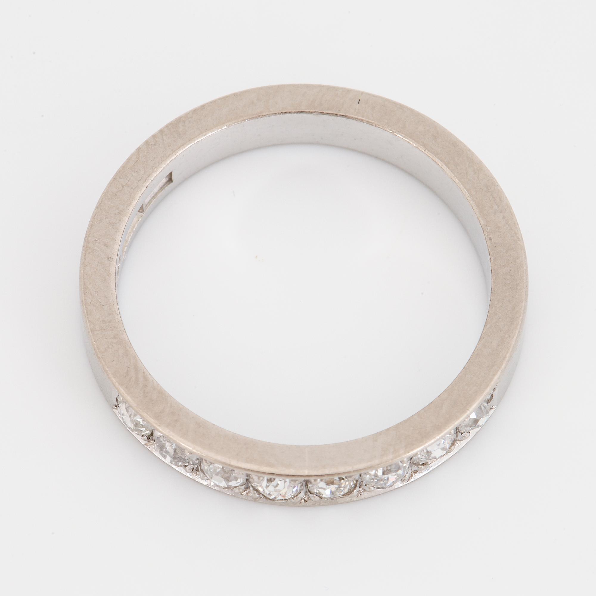 Old-cut diamond ring.