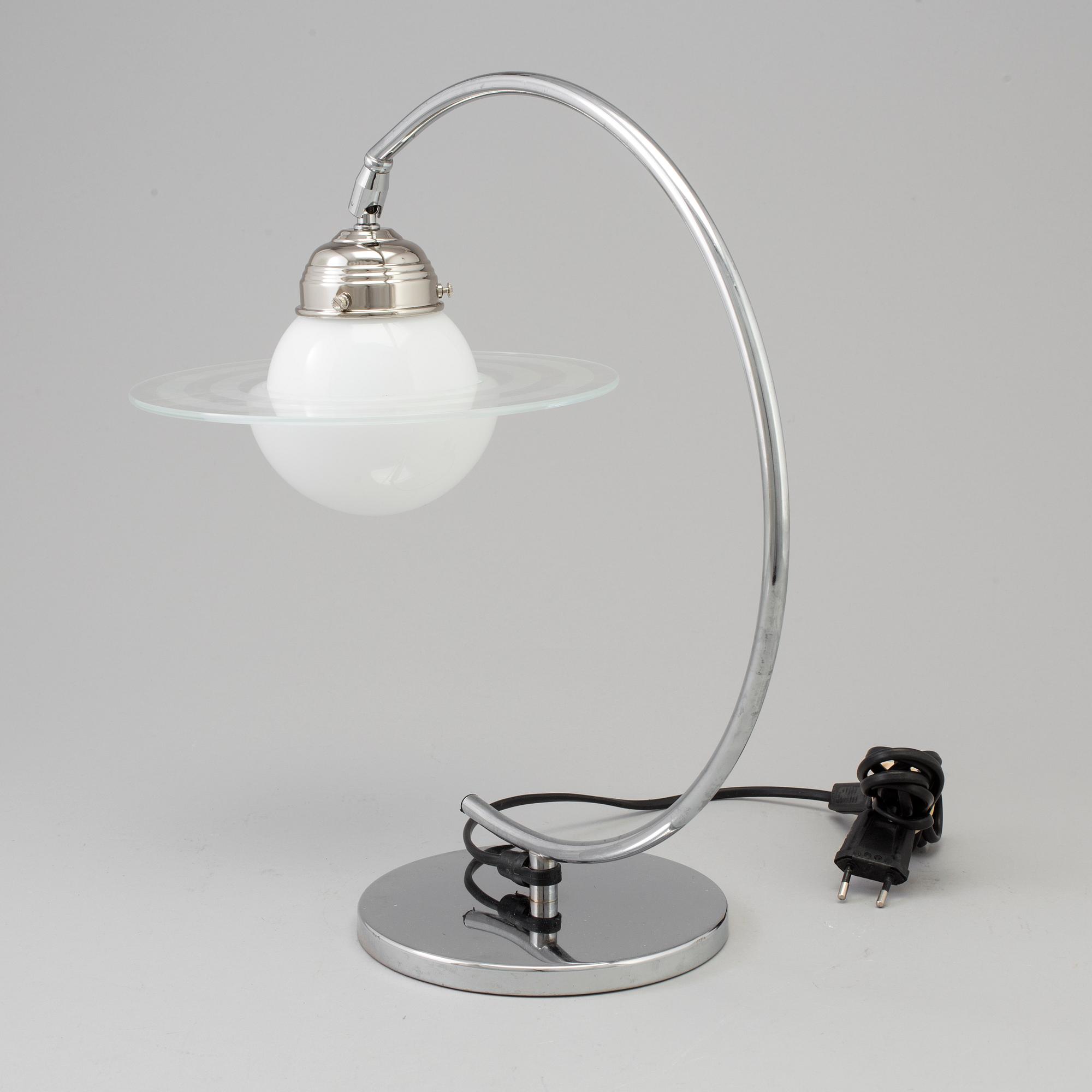BORDSLAMPA, Saturnus-modell 1900-talets andra hälft.