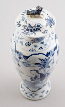 LOCKURNA, porslin, Kina, troligen 1800-tal.