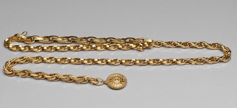 A Chanel golden chain belt.