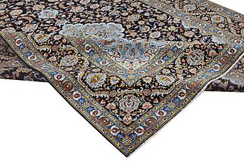 Matta, Keshan, ca 388 x 303 cm.