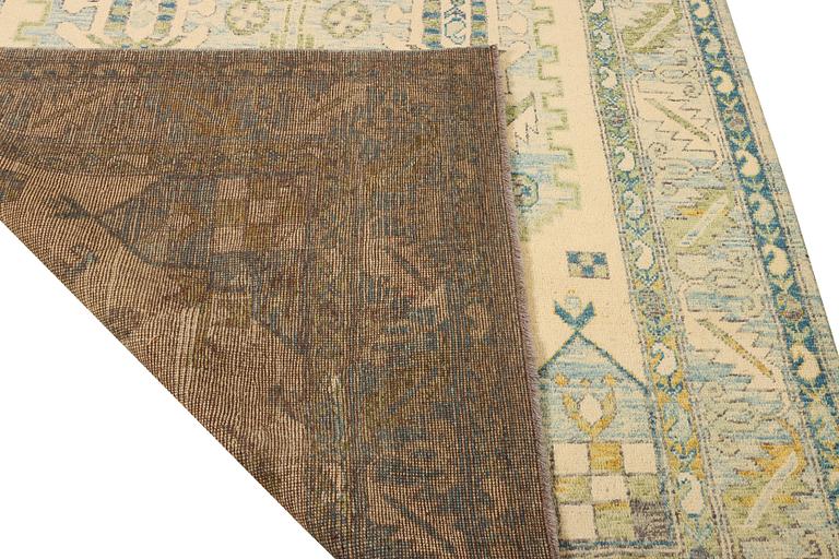 A Kazak carpet, c. 299 x 200 cm.
