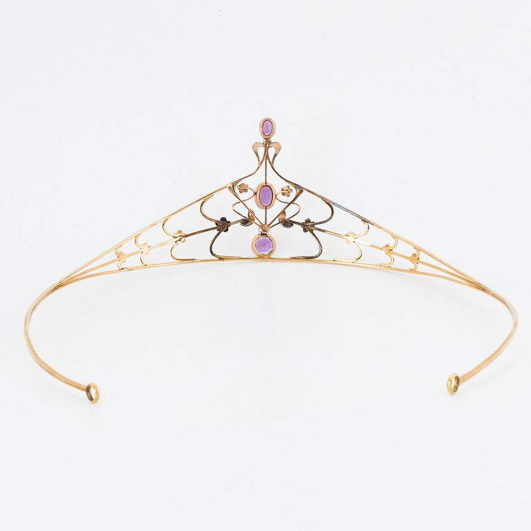 DIADEM, 18K guld.