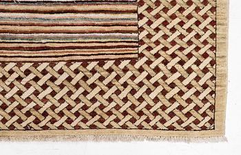 Rug, Pakistan, approx. 270 x 180 cm.