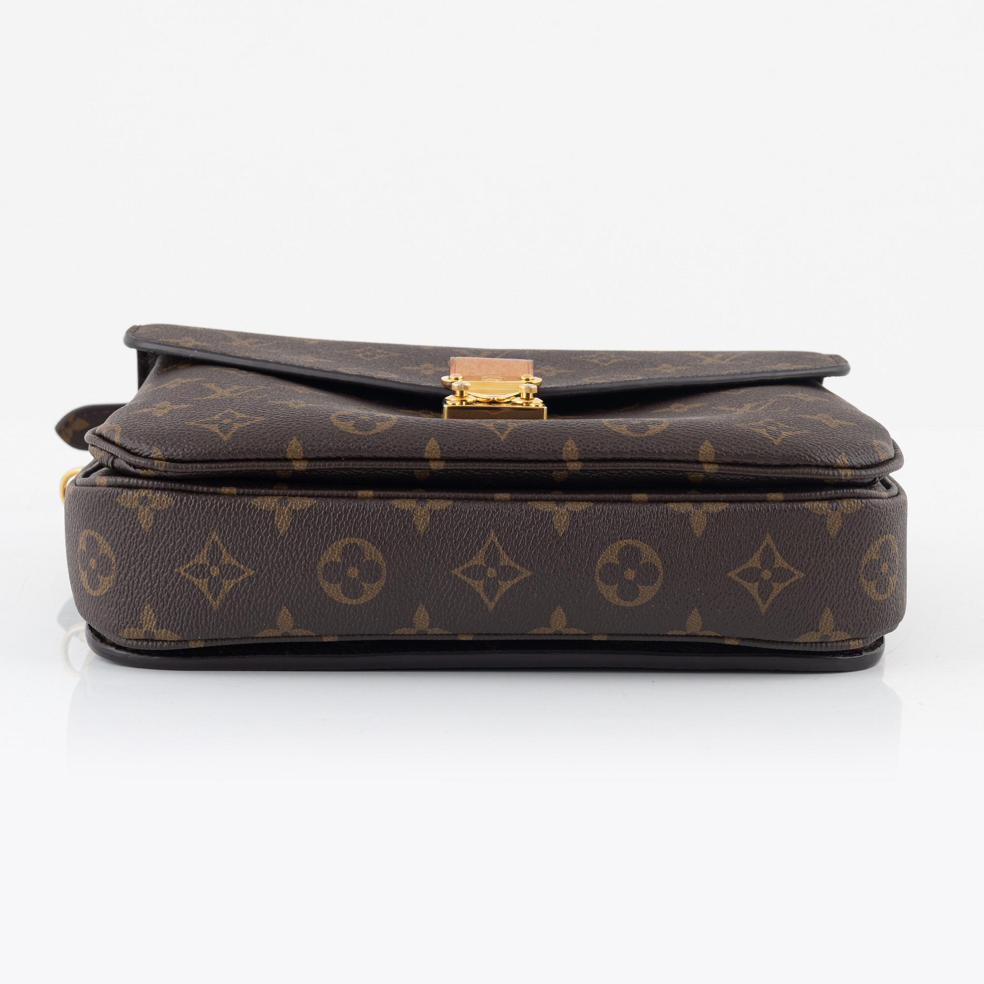 Louis Vuitton, a 'Pochette Metis' handbag with extra shoulder strap, 2020.