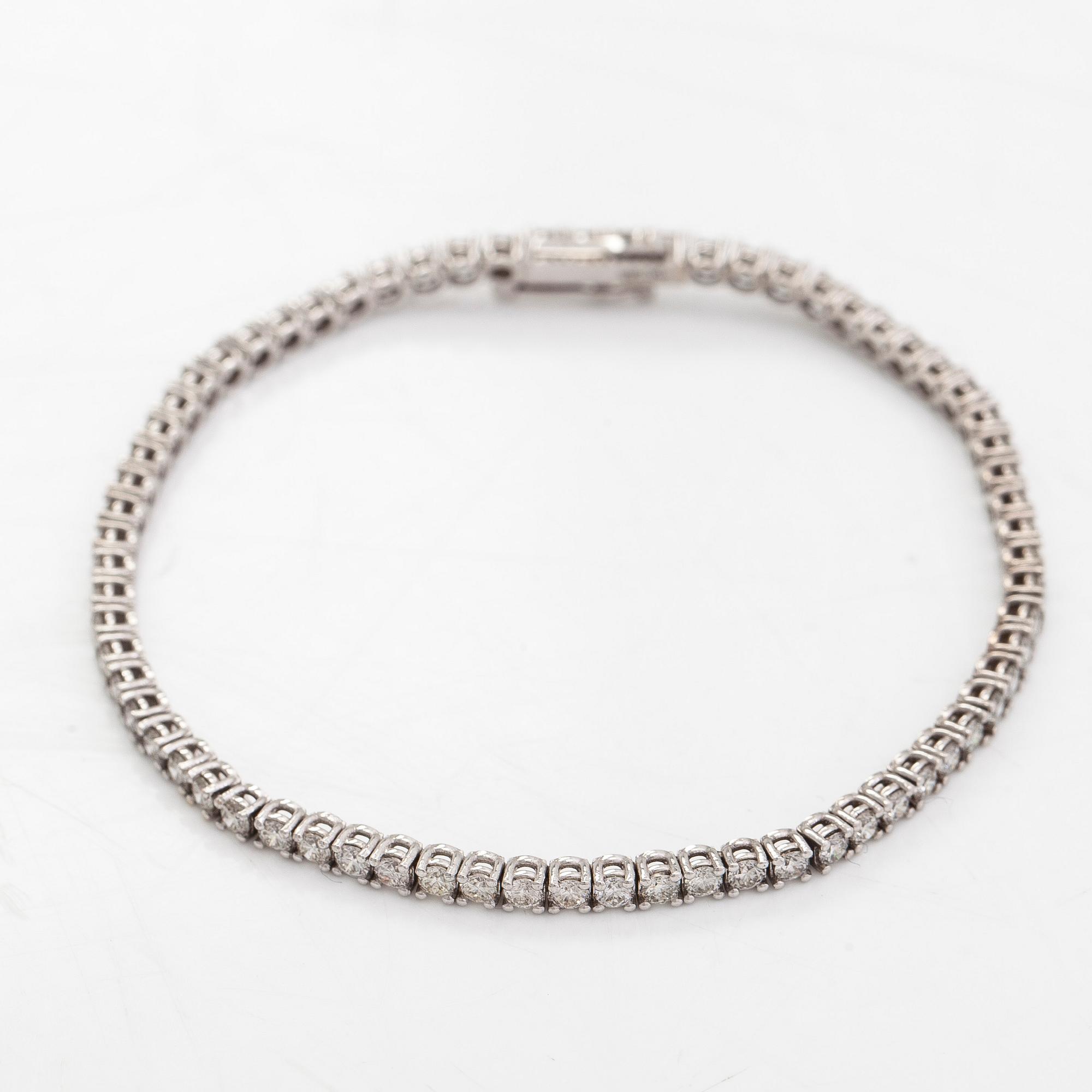 Tennisarmband, 14K vitguld med briljantslipade diamanter tot. ca 3.17 ct.