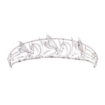 467. Tiara, Boucheron, 1909, platina med diamanter, signerad Boucheron Paris.