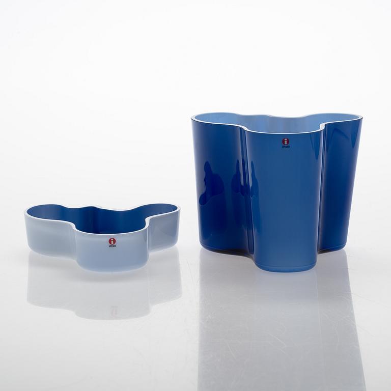 Alvar Aalto, Juhlamaljakko- ja malja, Suomi 100, Iittala numeroitu 386/4000 ja Iittala Suomi Finland 100.