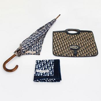 Christian Dior, paraply, clutch, scarf.