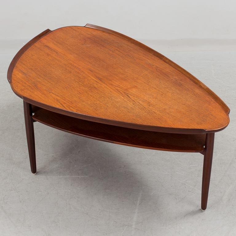 A mid-20th century coffee table.