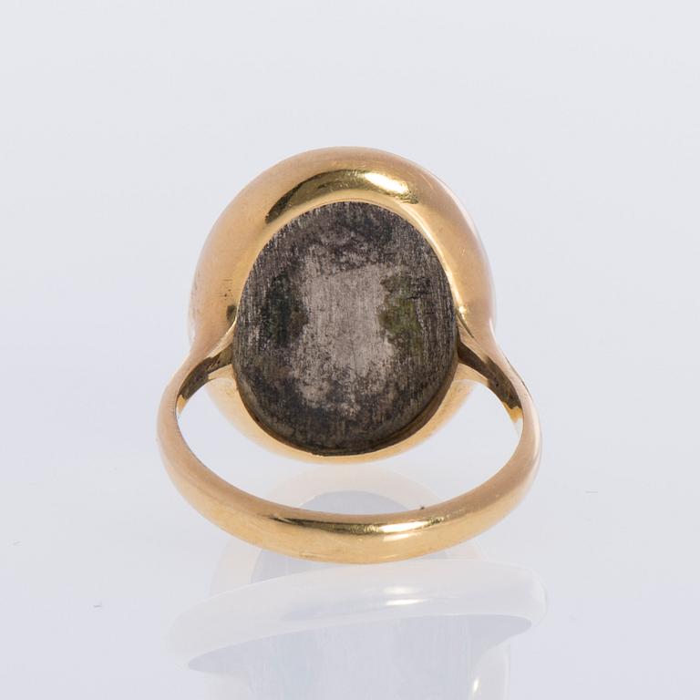 RING, 18K guld, landskapsagat, Jaan Pärn Tallinn. Vikt 5,9 g.