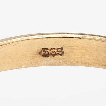 Sormus, viistehiottu safiiri, briljanttihiotut timantit, 14K kultaa.