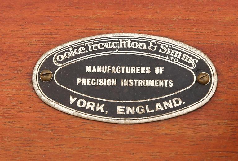MÄTINSTRUMENT, 2 st, England, 1900-talets första hälft.